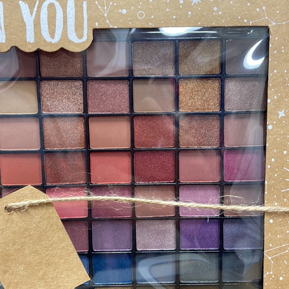 All eyes are on you 100 piece eyeshadow palette - Picture 6 of 8